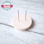Base o exhibidor de madera para amigurumis